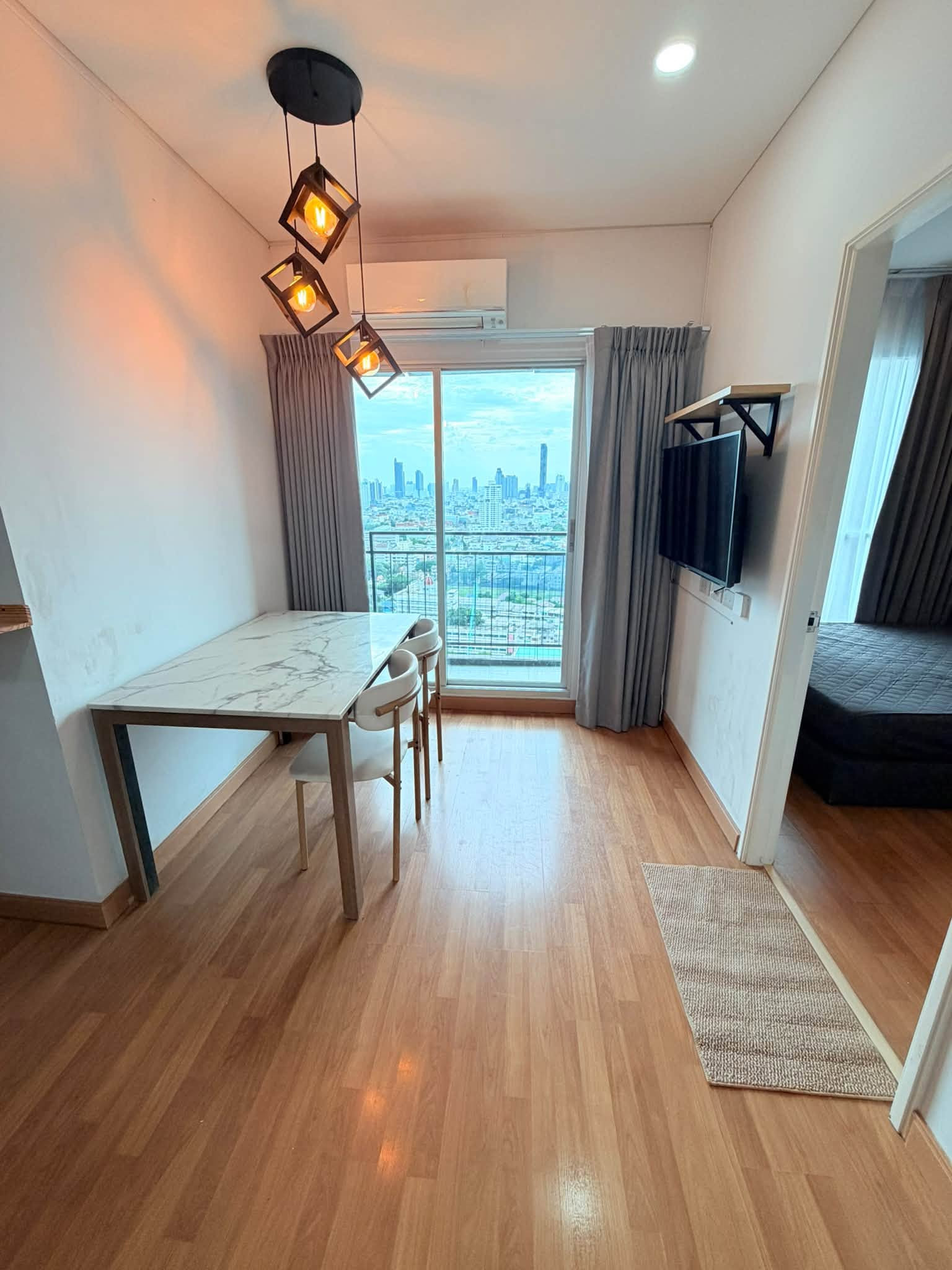Lumpini Place Ratchada - Sathu, 2 bedroom condo, ready for rent.
