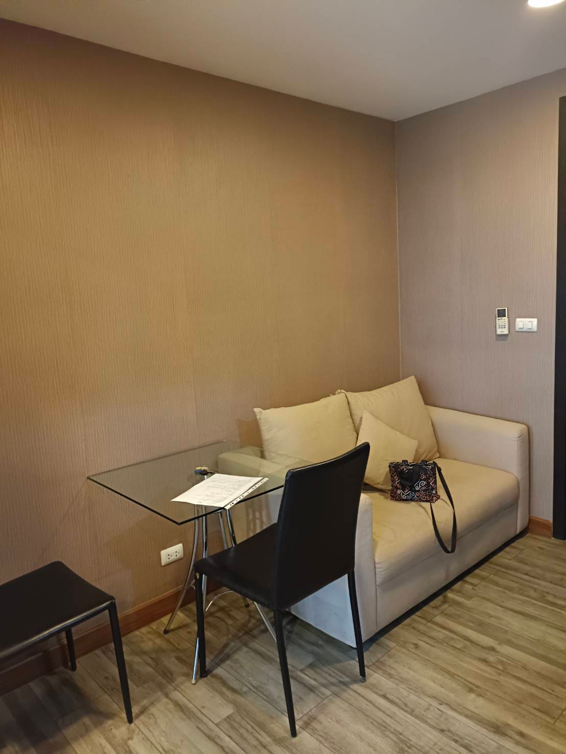 For Rent The Oscar Phetkasem 58 7th Floor Building : B Size 25 sq.m. 1 Bedroom 1 Bathroom #1339# For Rent The Oscar Phetkasem 58 7th Floor Building : B Size 25 sq.m. 1 Bedroom 1 Bathroom #1339#