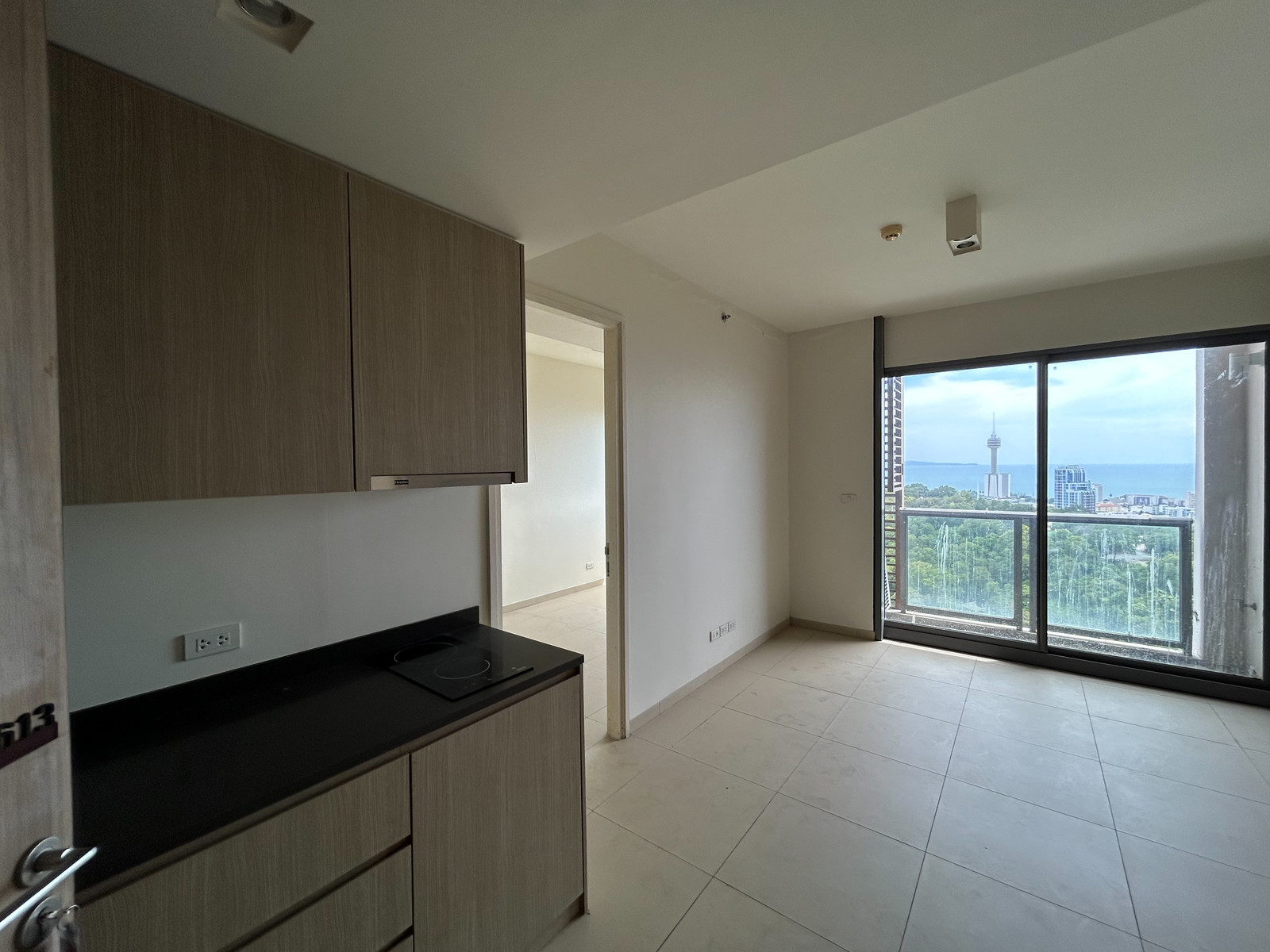 2-Bedroom Sea View Condo on Pratumnak Hill – BELOW APPRAISAL VALUE!!! For Sale: Unixx South Pattaya, Nong Prue, Bang Lamung, Chonburi (Unixx South Pattaya, Nong Prue, Bang Lamung, Chonburi) 2-Bedroom Sea View Condo on Pratumnak Hill – BELOW APPRAISAL VALUE!!! For Sale: Unixx South Pattaya, Nong Prue, Bang Lamung, Chonburi (Unixx South Pattaya, Nong Prue, Bang Lamung, Chonburi)
