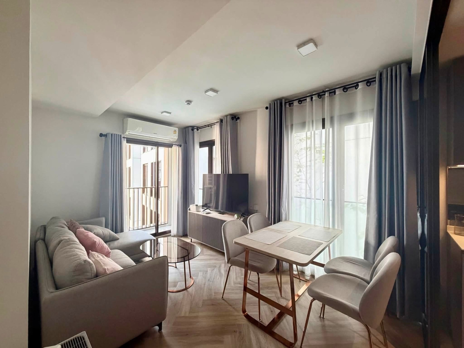 🌃 Chapter Thonglor 25 ready to move in, location in the heart of the city, convenient to travel. 🌃 Chapter Thonglor 25 ready to move in, location in the heart of the city, convenient to travel.