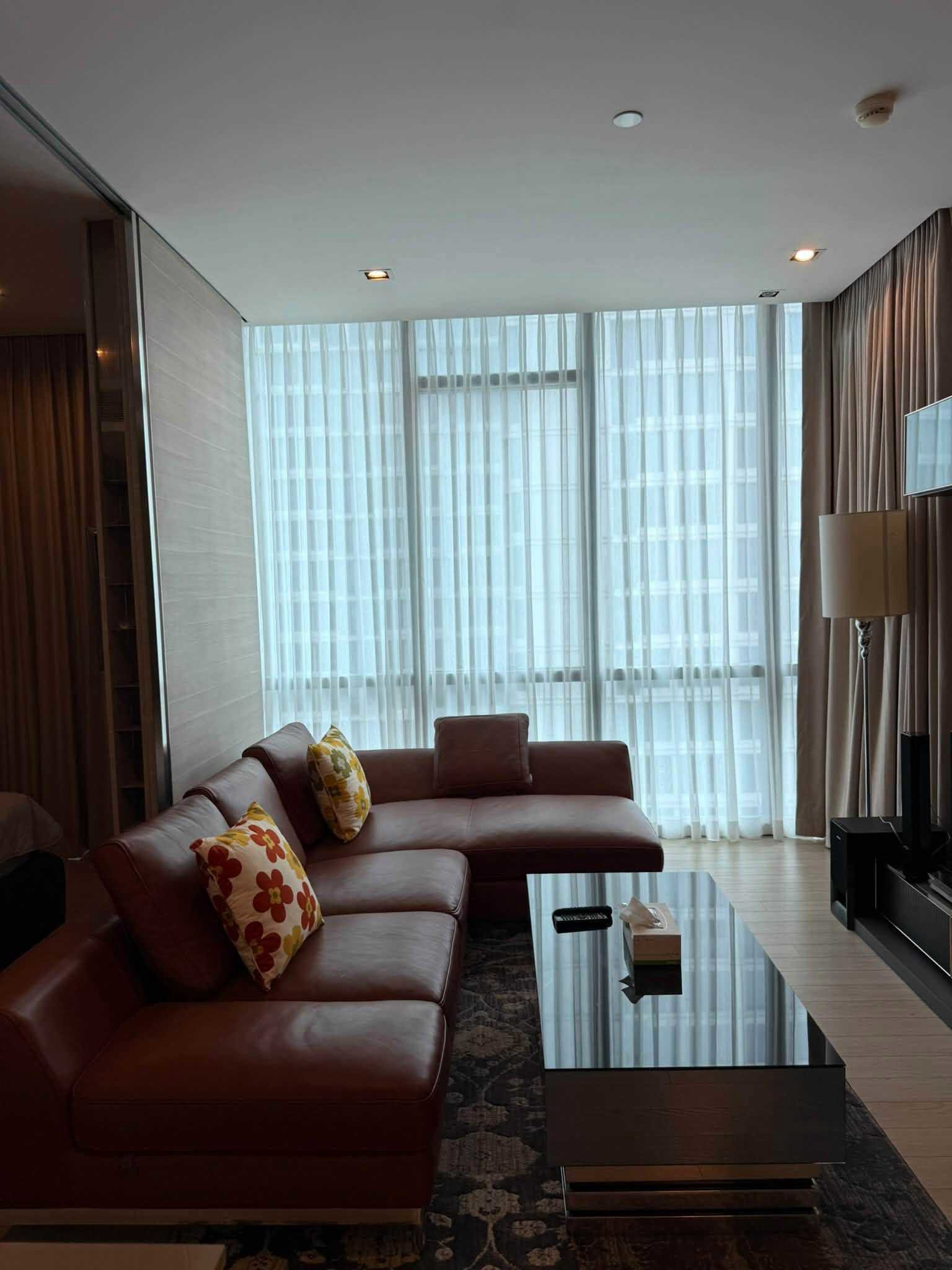 The Room Sukhumvit 21 For Rent
