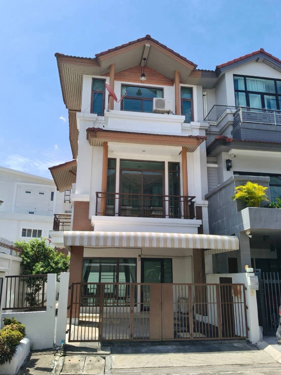 For Rent: Townhome at Aroonpat Rama 3-Sathupradit 🗽🌕🌈