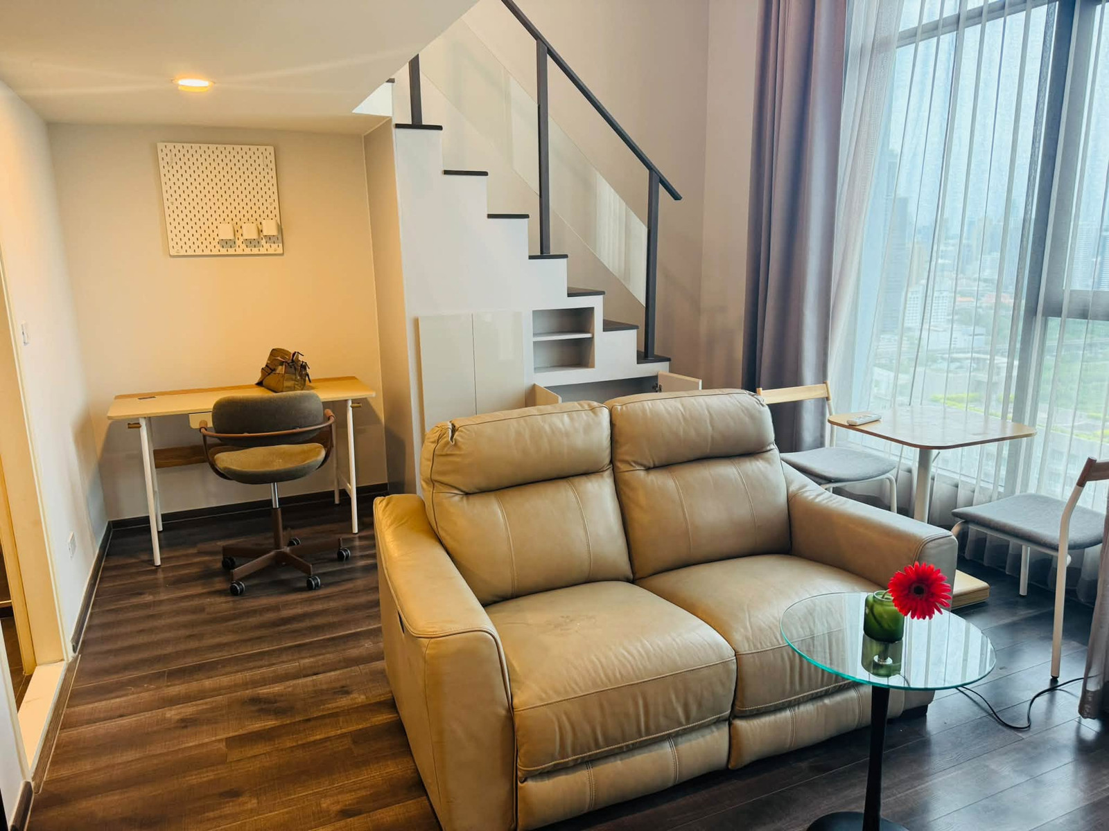 For Rent: KnightsBridge Space Rama 9 Condo (Near MRT Rama 9)