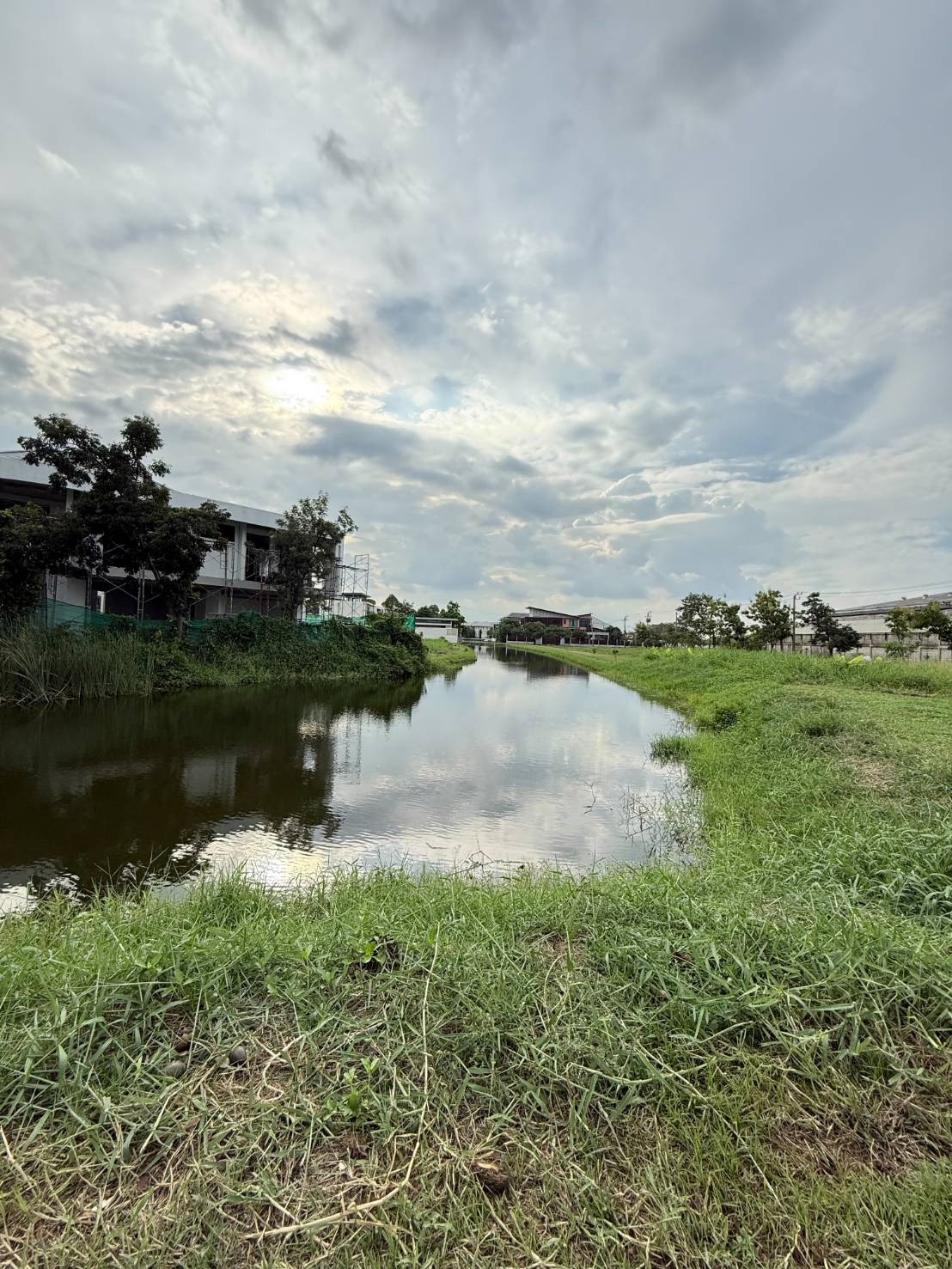 ขายที่ดินเปล่าหมู่บ้านวินมิลล์(สนามกอล์ฟ Summit Winmill)ที่ดิน 235 ตรว. ด้านหลังติด​Lake สวยมากราคาดีที่สุดในโครงการ – รูปที่ 4