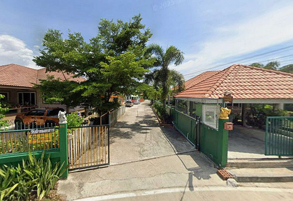 สอบถามโทร : 090-908-7962 ขายที่ดินพร้อมสิ่งปลูกสร้าง 2 ไร่ (ธุรกิจบ้านเช่า รับรายได้แสนกว่า) ตำบลหนองปรือ บางละมุง ชลบุรี