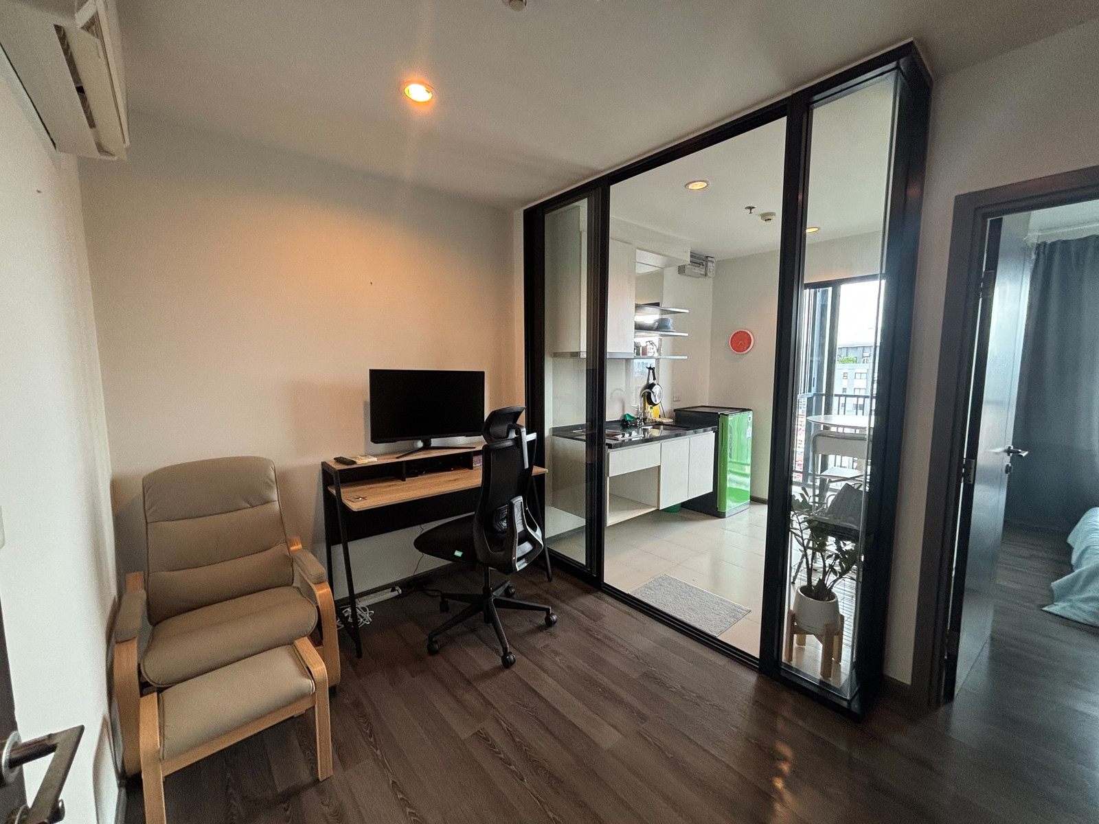 ห้องว่าง The Base Park East Sukhumvit 77 - ใกล้ BTS อ่อนนุช ห้องว่าง The Base Park East Sukhumvit 77 - ใกล้ BTS อ่อนนุช