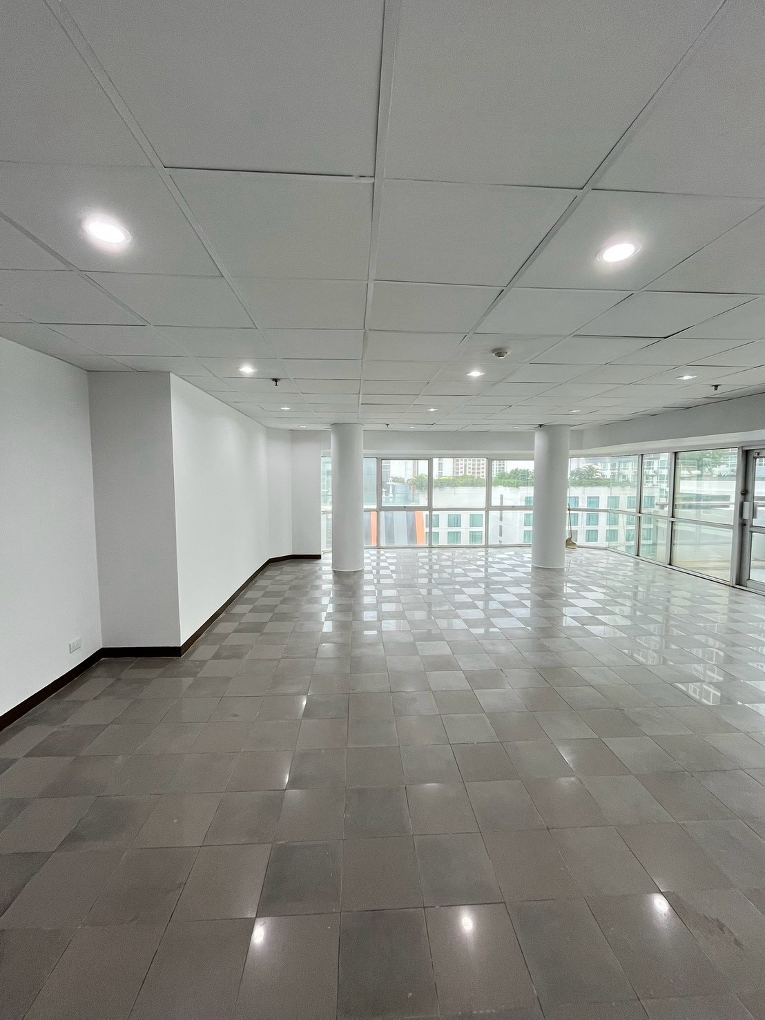 Sukhumvit Suite 13 For-Rent Sukhumvit Suite 13 For-Rent