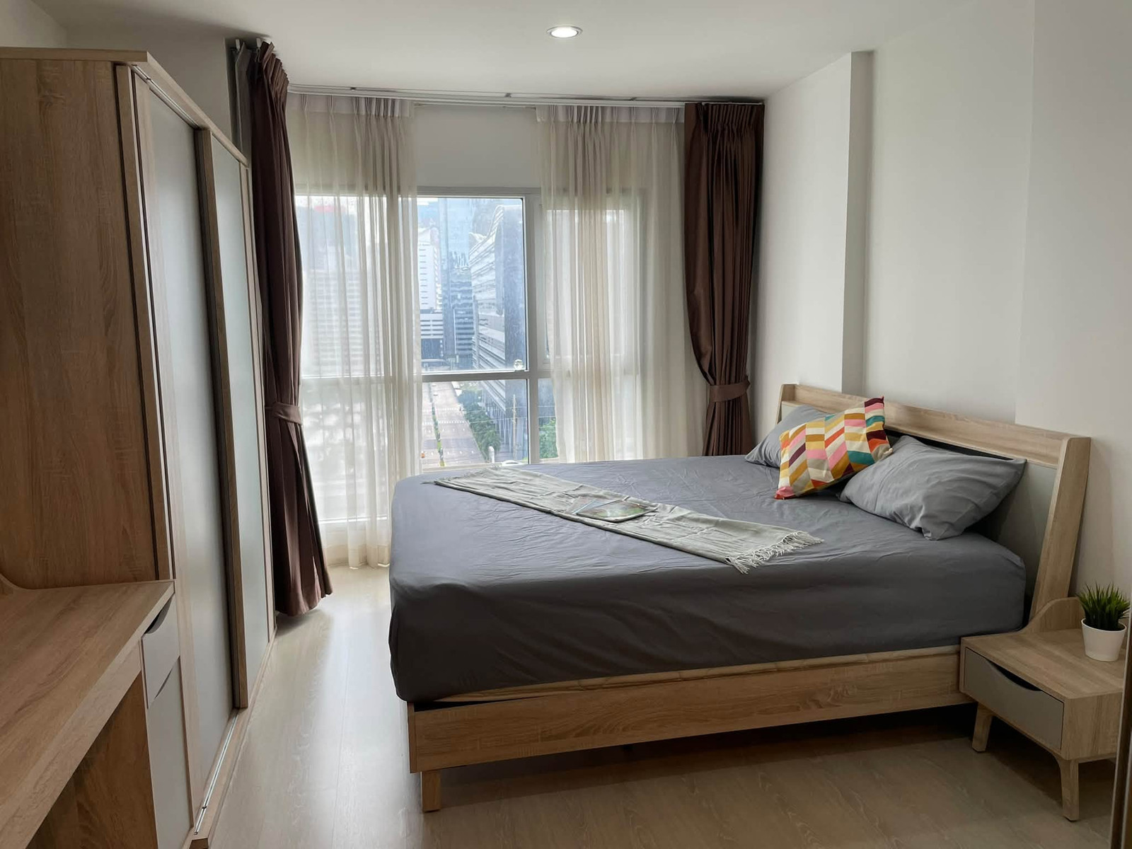 ✨Aspire Rama 9✨Large room for rent 17,000, 1 bedroom, 1 bathroom, 39 sq m., city view. If interested, you can make an appointment to view at 064-6696546. You can contact Line at this number.