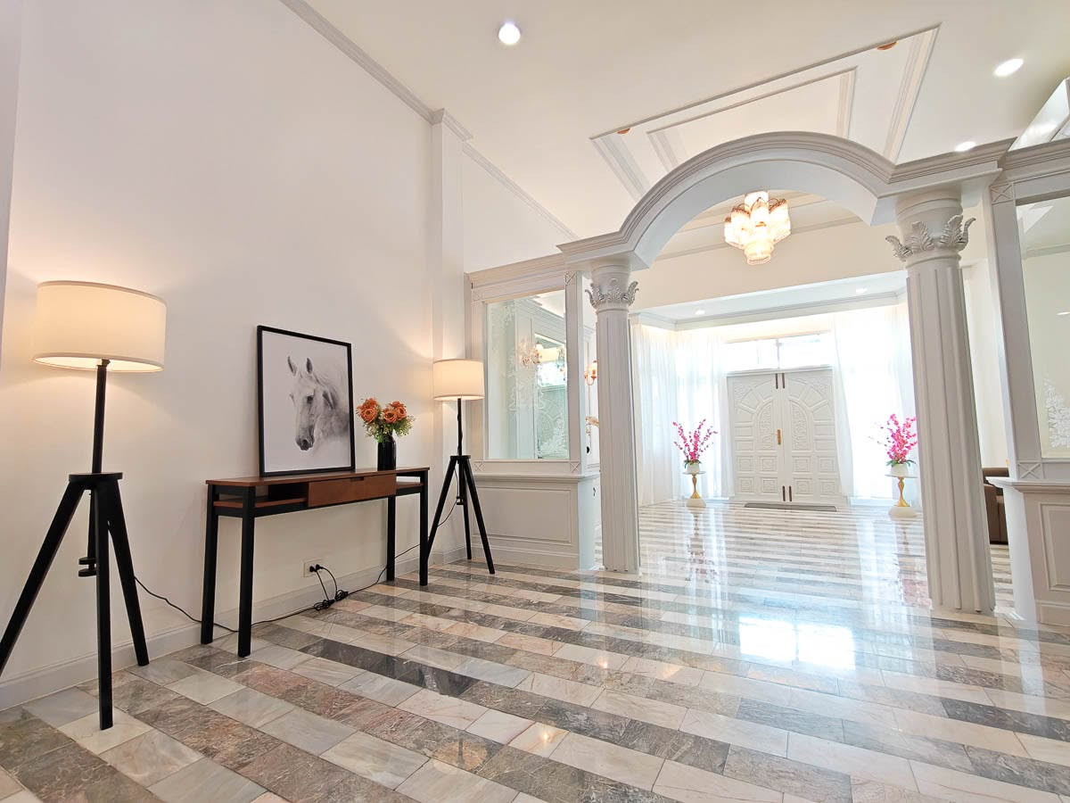 🏡 LUXURY 6-BEDROOM HOME 📍 Rama 3 – Sathu Pradit | Easy Access to Sathorn & Silom – รูปที่ 3