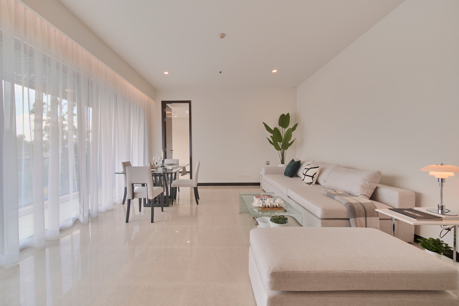 รีบขาย!! ห้องสวยรีโนเวทใหม่ วิวโล่ง ✨The Lofts Yennakart✨ 2 ห้องนอน 2 ห้องน้ำ ขนาด 92.88 ตร.ม ใกล้ BTS / MRT คลองเตย (2.4 กม.) Tel.0982645161 