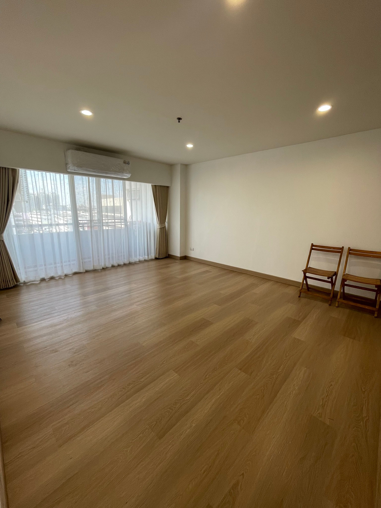 For sale ✨The Executive Regent✨1 beds 2 baths, Size 69 sqm., near BTS / MRT Khlong Toei (2.8 km) Tel.0982645161 For sale ✨The Executive Regent✨1 beds 2 baths, Size 69 sqm., near BTS / MRT Khlong Toei (2.8 km) Tel.0982645161