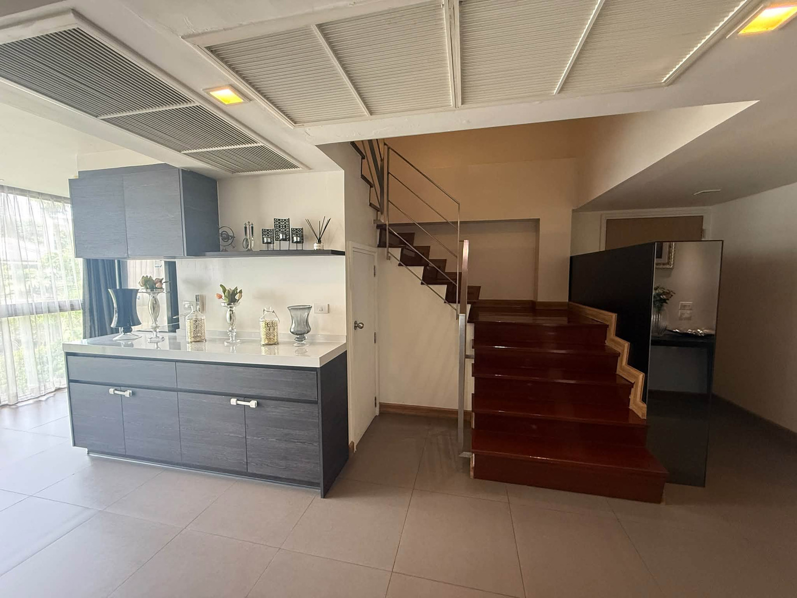 📍 Downtown 49 – Sukhumvit 49 | Duplex High Ceiling | Pet Friendly เลี้ยงสุนัขได้ – รูปที่ 4