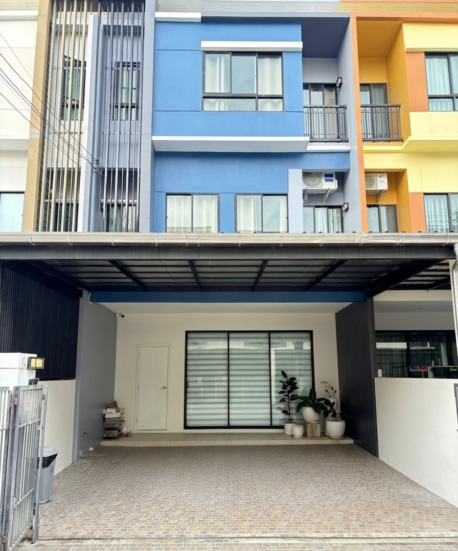  🏡 ขายทาวน์โฮม 3 ชั้นหลังใหญ่ สไตล์โมเดิร์น Vertiplex | หมู่บ้านพาทิโอ รามอินทรา (Patio Ramintra) - วัชรพล ✨ พร้อมเข้าอยู่หรือเปิดทำออฟฟิศได้ทันที! ครบเฟอร์นิเจอร์และเครื่องใช้ไฟฟ้าจัดเต็มทำเลศักยภาพเดินทางสะดวก อยู่อาศัยก็สบาย ทำธุรกิจก็ปัง – รูปที่ 3