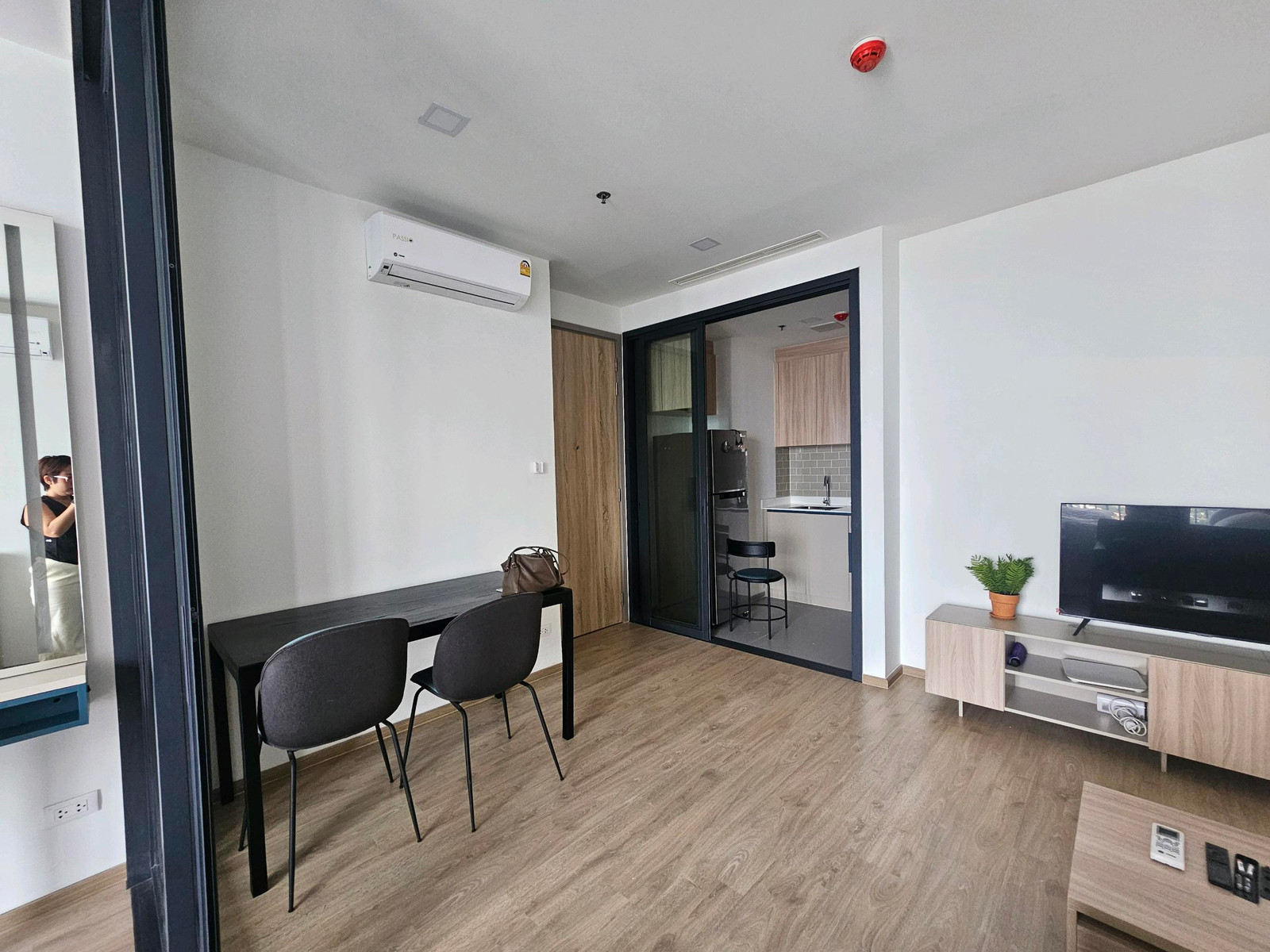 Rent 20k from Xt phayathai 40 sqm.