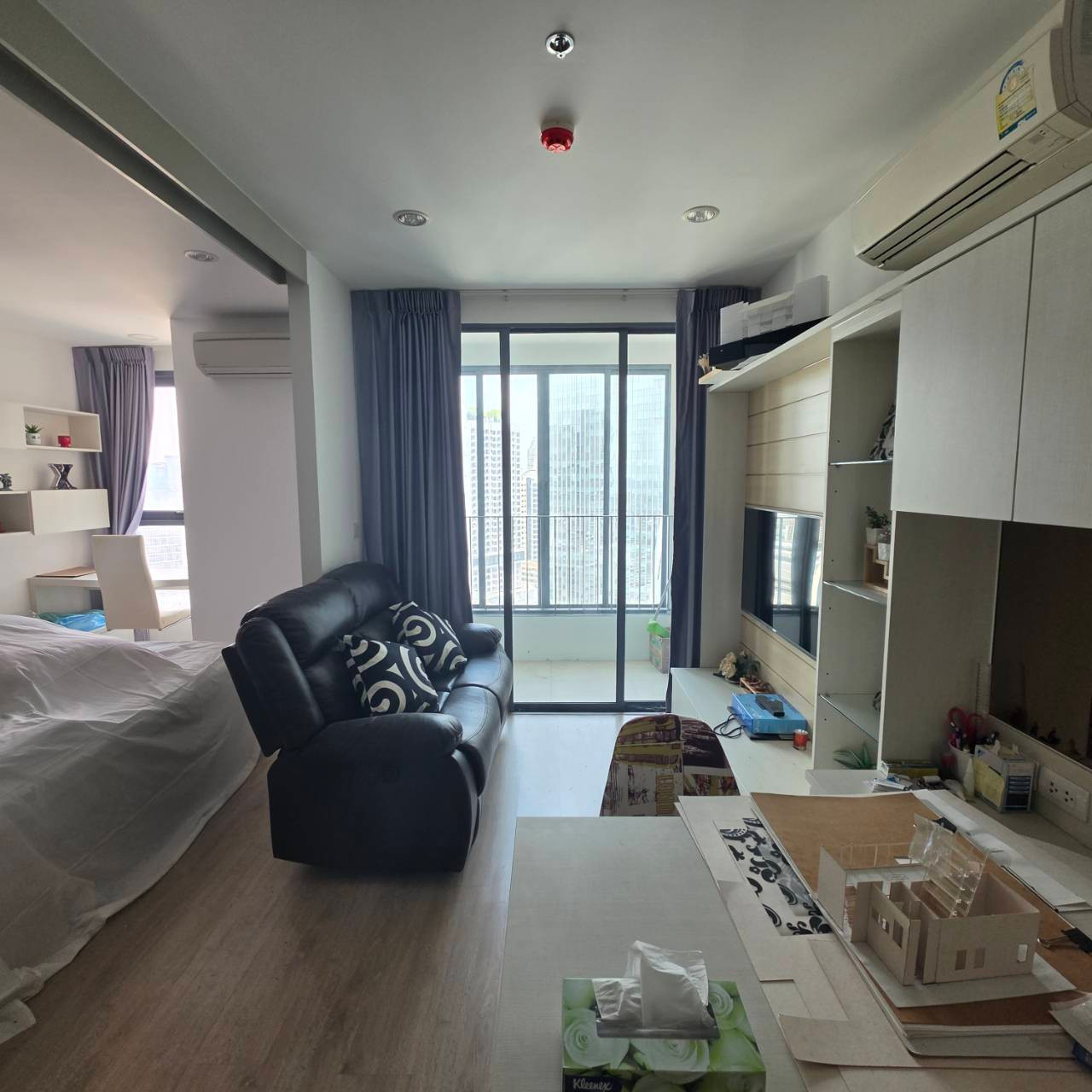Urgent Ideo Q chula, high floor 33sq.m. 1bedroom, room condition still very new, only 6.99mb. For rent 24K Tel. 0957615782