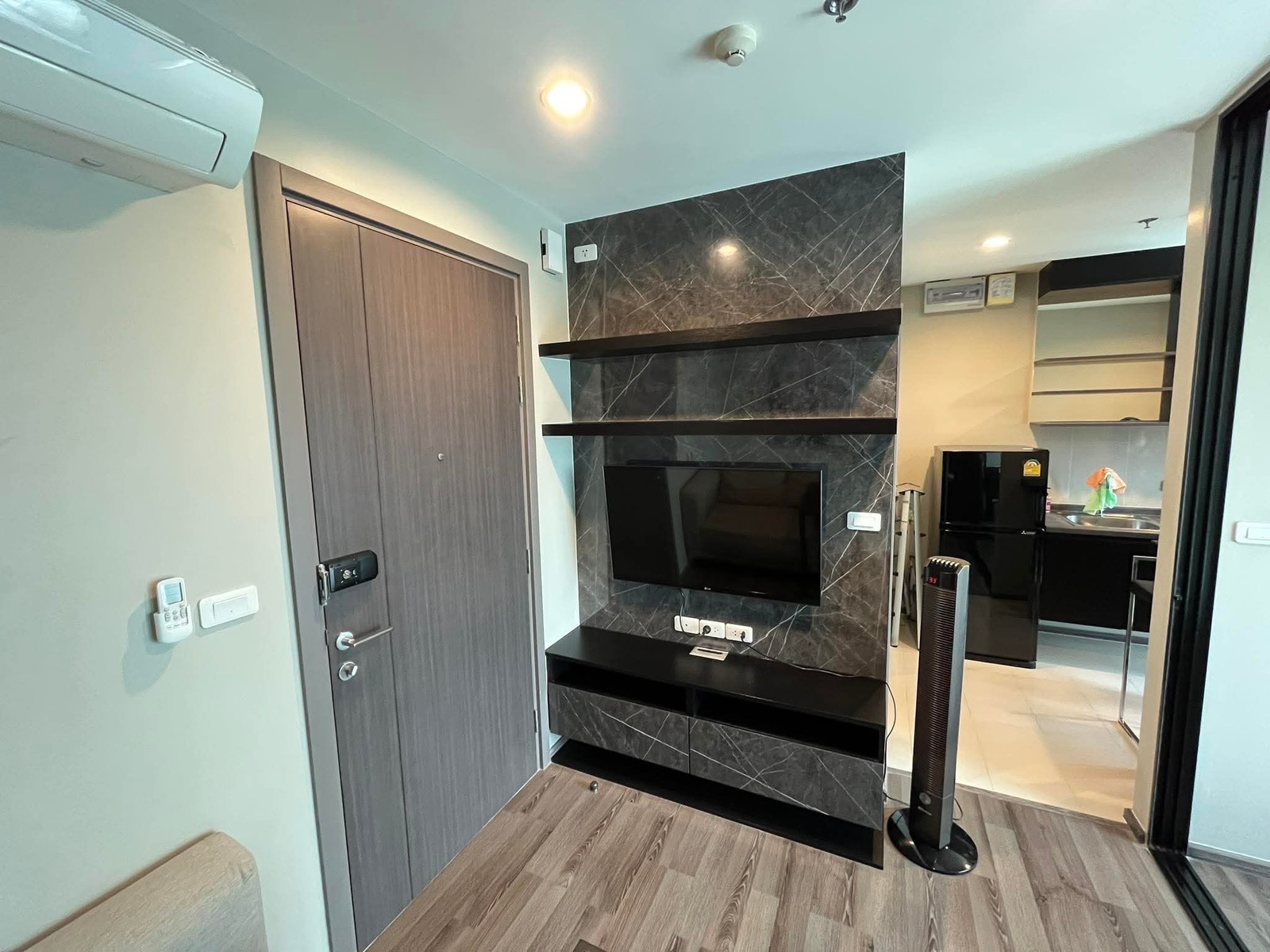 Beautiful room, high floor, The base park west – รูปที่ 4