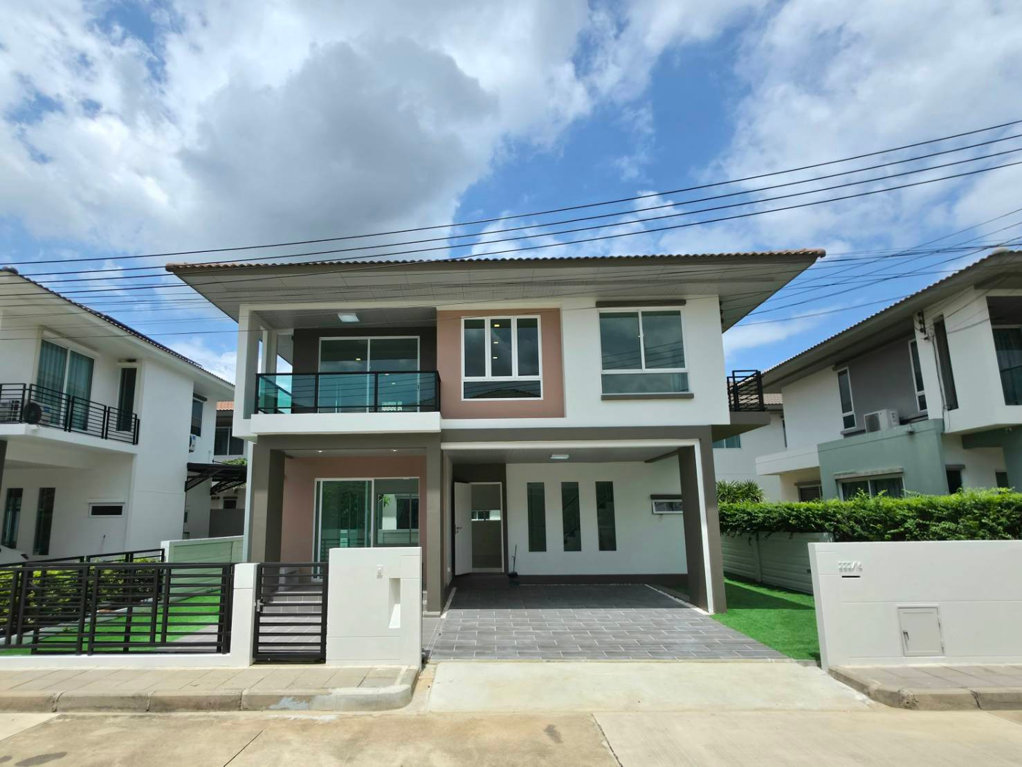 ขาย บ้านเดี่ยว ฮาบีเทีย บอนด์ ราชพฤกษ์ บ้านสวย พร้อมอยู่ ทำเลดี ติด ถ.345 โครงการคุณภาพจากแสนสิริ ขาย บ้านเดี่ยว ฮาบีเทีย บอนด์ ราชพฤกษ์ บ้านสวย พร้อมอยู่ ทำเลดี ติด ถ.345 โครงการคุณภาพจากแสนสิริ