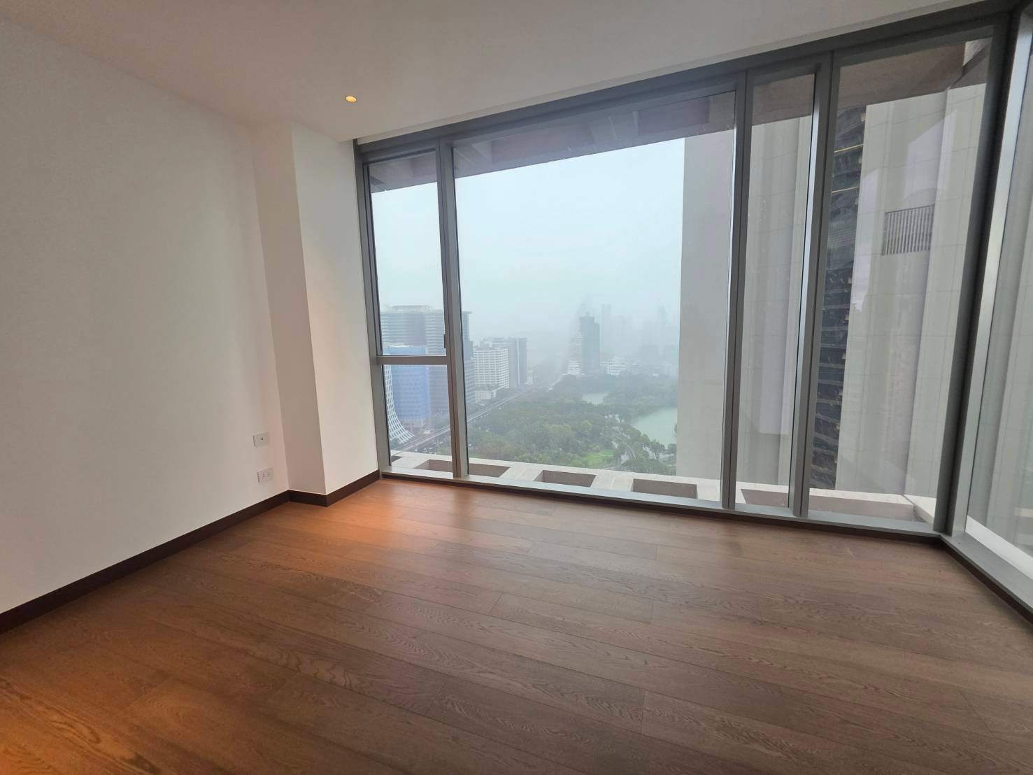 Dusit Parkside corner unit: 1bed 1bath 77.63sqm. 31,500,000 Am: 0656199198 Dusit Parkside corner unit: 1bed 1bath 77.63sqm. 31,500,000 Am: 0656199198
