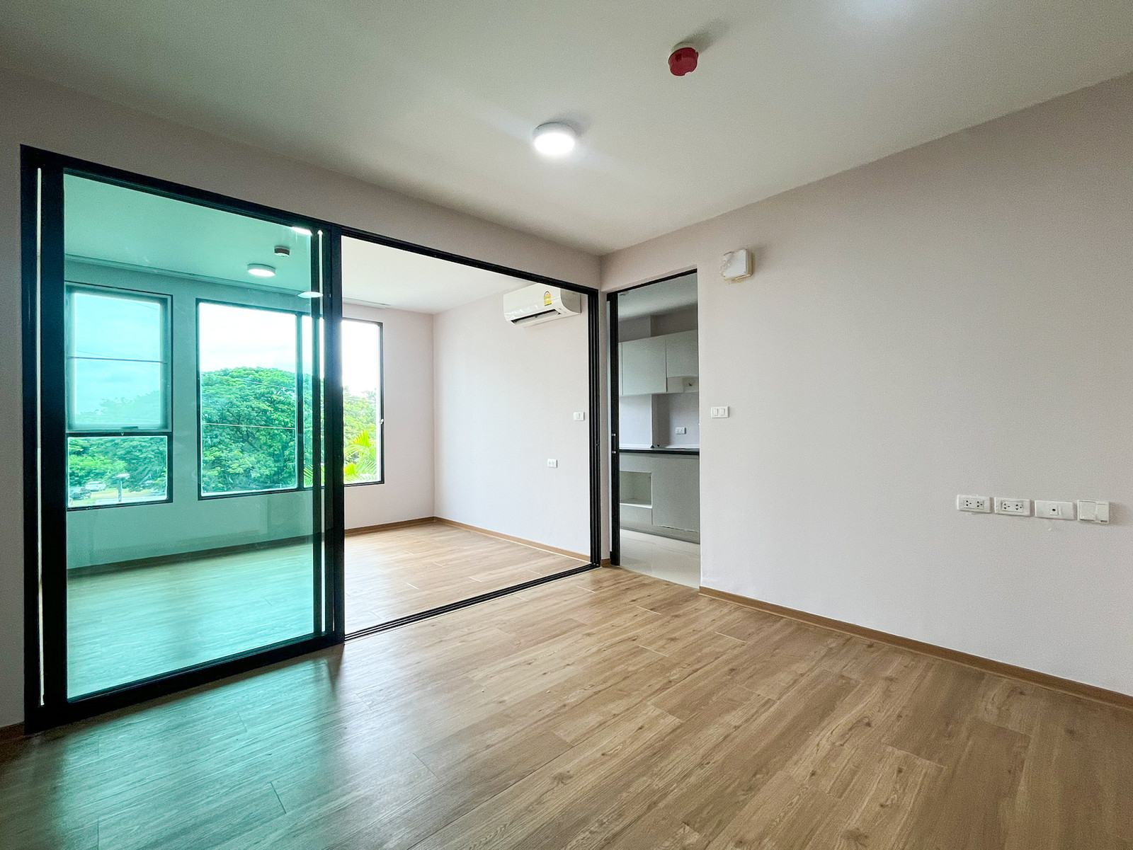 Serenity Condominium for sale, behind Khon Kaen University (Serenity Condominium), Non Muang, 32 sq m, 3rd floor, north facing, newly renovated, ready to move in. Serenity Condominium for sale, behind Khon Kaen University (Serenity Condominium), Non Muang, 32 sq m, 3rd floor, north facing, newly renovated, ready to move in.