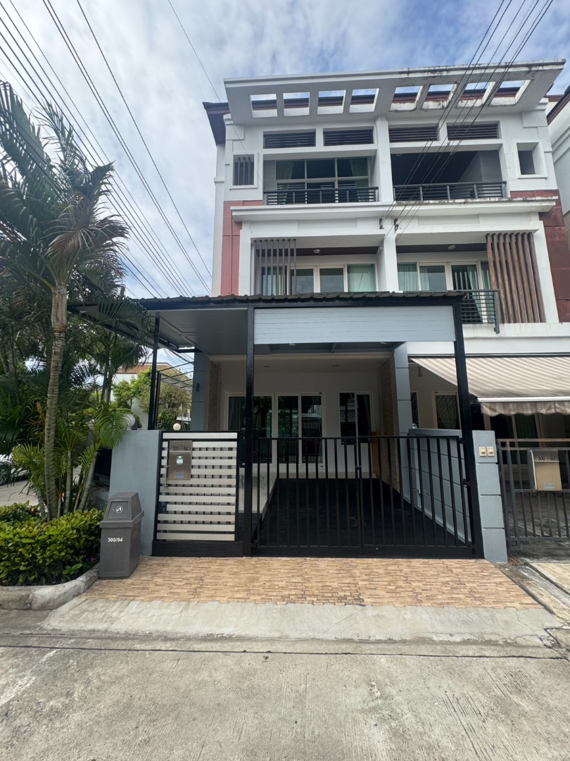 🏡 Corner 3-Storey Townhome for Rent Baan Klang Muang Urbanion Rama 9 – Ladprao