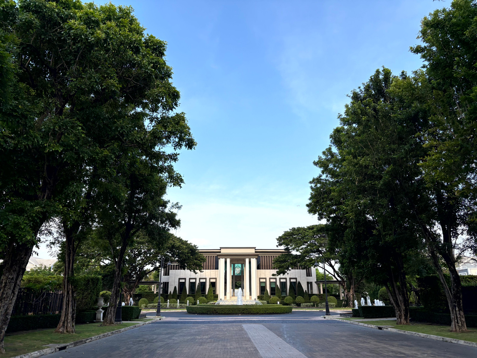 เปิดประสบการณ์การอยู่อาศัยที่สะท้อนรสนิยมอันเหนือระดับกับ บ้านเดี่ยวหลังริม แปลงใหญ่พิเศษ นาราสิริ บางนา เปิดประสบการณ์การอยู่อาศัยที่สะท้อนรสนิยมอันเหนือระดับกับ บ้านเดี่ยวหลังริม แปลงใหญ่พิเศษ นาราสิริ บางนา