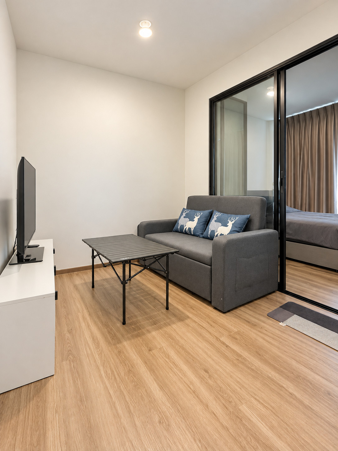 For rent, Cybiq Ratchada 32, corner room, 5th floor, pool view, 28.16 sq m., ready to move in. For rent, Cybiq Ratchada 32, corner room, 5th floor, pool view, 28.16 sq m., ready to move in.