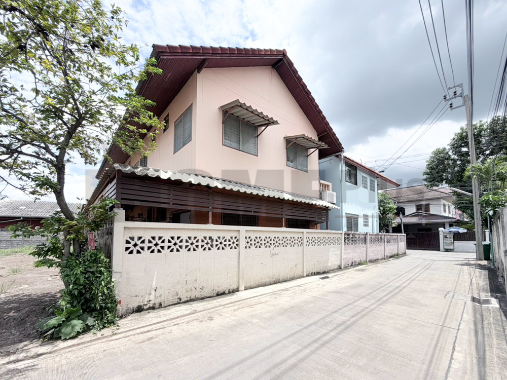 Single house, corner house, Soi Phra Mae Maha Karun. With rooms for rent – รูปที่ 3