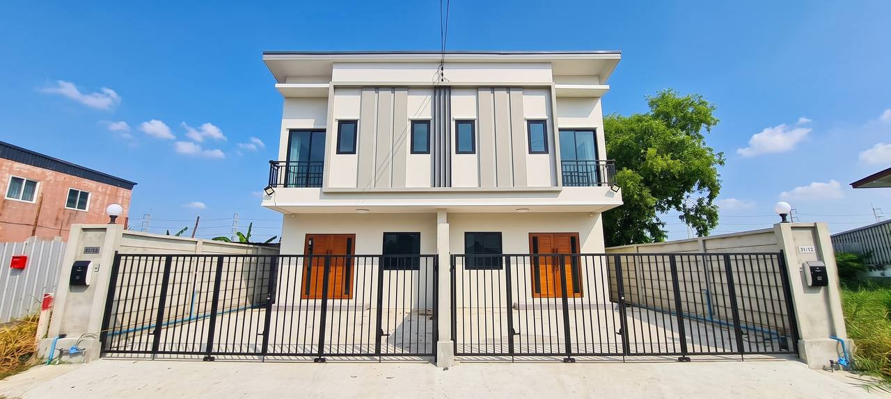 🏡 Large townhome, newly built, 2 houses next to each other, Khlong Luang 2-3. Ready to move in, good location, quiet, convenient to travel ✨ 🏡 Large townhome, newly built, 2 houses next to each other, Khlong Luang 2-3. Ready to move in, good location, quiet, convenient to travel ✨