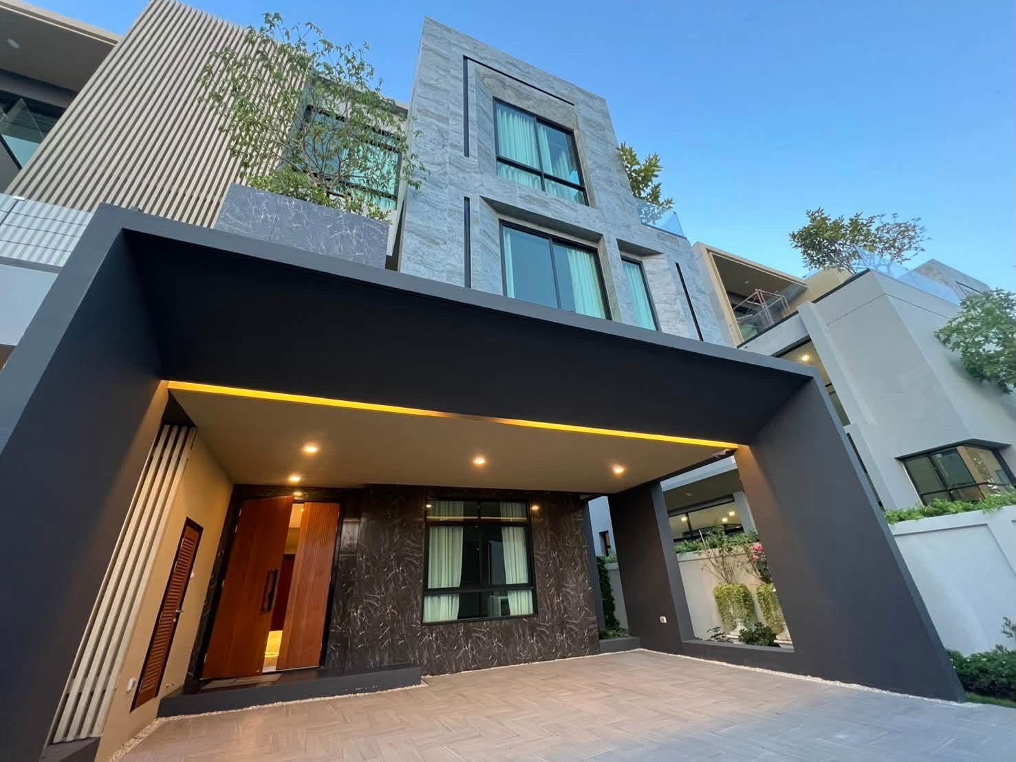 📌Rental : Show Unit Luxury House In Onnut , 4 Beds 4 Bath , 587 sqm , 106 sqw 🔥🔥Rental price : 250,000 THB / Month🔥🔥 𝗠𝗼𝗿𝗲 𝗜𝗻𝗳𝗼𝗿𝗺𝗮𝘁𝗶𝗼𝗻 𝗙𝗼𝗿 𝗟𝗶𝘃𝗶𝗻𝗴 𝗮𝗻𝗱 𝗜𝗻𝘃𝗲𝘀𝘁𝗺𝗲𝗻𝘁 📱Tel : (+66) 061-9979915 / Kat 📱WhatsApp : + 66 📌Rental : Show Unit Luxury House In Onnut , 4 Beds 4 Bath , 587 sqm , 106 sqw 🔥🔥Rental price : 250,000 THB / Month🔥🔥 𝗠𝗼𝗿𝗲 𝗜𝗻𝗳𝗼𝗿𝗺𝗮𝘁𝗶𝗼𝗻 𝗙𝗼𝗿 𝗟𝗶𝘃𝗶𝗻𝗴 𝗮𝗻𝗱 𝗜𝗻𝘃𝗲𝘀𝘁𝗺𝗲𝗻𝘁 📱Tel : (+66) 061-9979915 / Kat 📱WhatsApp : + 66