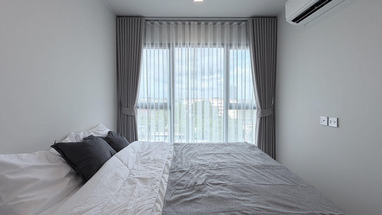 Condo for rent Atmoz Flow Minburi · 1 bedroom 26.45 sq m., 8th floor · Near MRT Minburi Market 300 m. · 11,500 baht/month Condo for rent Atmoz Flow Minburi · 1 bedroom 26.45 sq m., 8th floor · Near MRT Minburi Market 300 m. · 11,500 baht/month