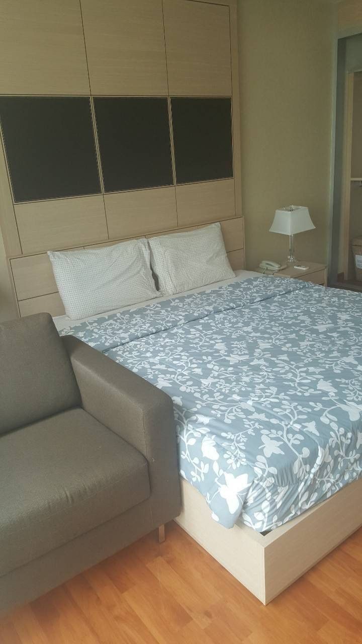 For rent Condo The Rajdamri Fully Furnished  (S06-0743) 