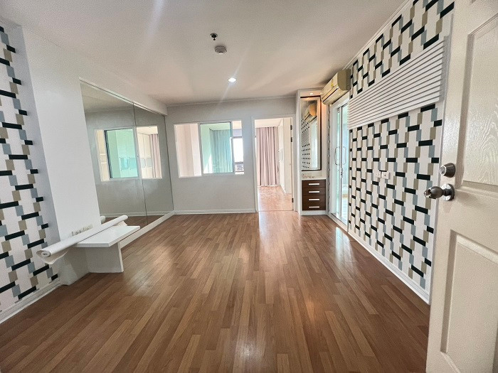 ปล่อยขาย 1 ห้องนอน 41.17 ตรม. คอนโดลุมพินีเพลสปิ่นเกล้า ห้องรีโนเวทใหม่ทั้งหมด ขายเพียง 2.35 ล้านบาท คอนโดติดถนนใหม่ ใกล้ MRT สถานีบางยี่ขัน โทร 0641535924 (คุณหนิง) ปล่อยขาย 1 ห้องนอน 41.17 ตรม. คอนโดลุมพินีเพลสปิ่นเกล้า ห้องรีโนเวทใหม่ทั้งหมด ขายเพียง 2.35 ล้านบาท คอนโดติดถนนใหม่ ใกล้ MRT สถานีบางยี่ขัน โทร 0641535924 (คุณหนิง)