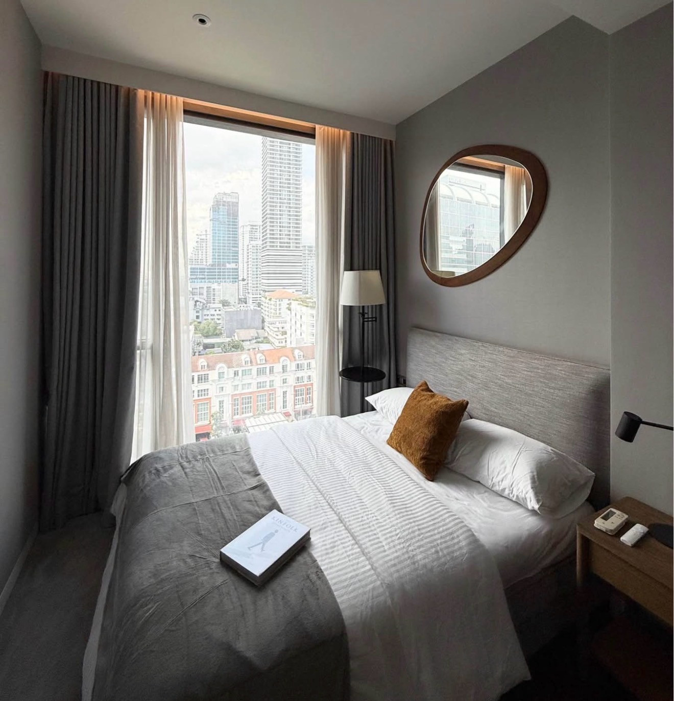 📌Rental : Khun By Yoo Condo , 2 Bed 2 Bath , 85 sqm   🔥🔥Rental price : 130,000 THB / Month🔥🔥   𝗠𝗼𝗿𝗲 𝗜𝗻𝗳𝗼𝗿𝗺𝗮𝘁𝗶𝗼𝗻 𝗙𝗼𝗿 𝗟𝗶𝘃𝗶𝗻𝗴 𝗮𝗻𝗱 𝗜𝗻𝘃𝗲𝘀𝘁𝗺𝗲𝗻𝘁 📱Tel : (+66) 061-9979915 / Kat 📱WhatsApp : + 66619-979915   #superluxuryh – รูปที่ 4
