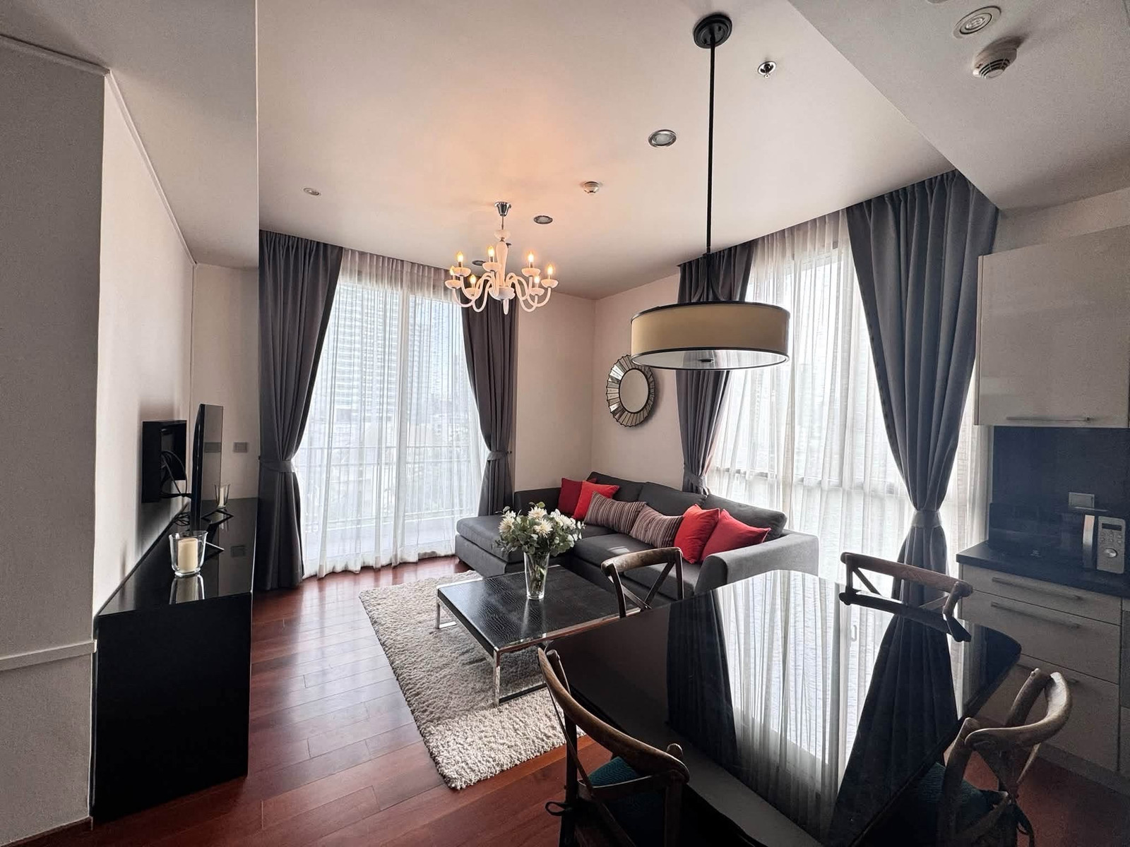 Quattro by Sansiri for rent 2 beds 2 baths 87 sqm 69,000 per month