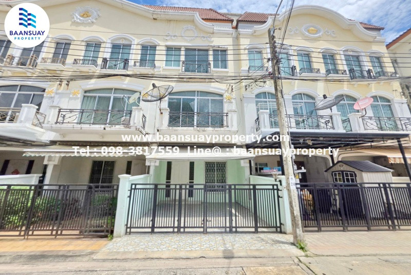 For rent, 3-story townhome with furniture, Srinakarin Road. Near Thanya Park Mall and MRT Kelantan.