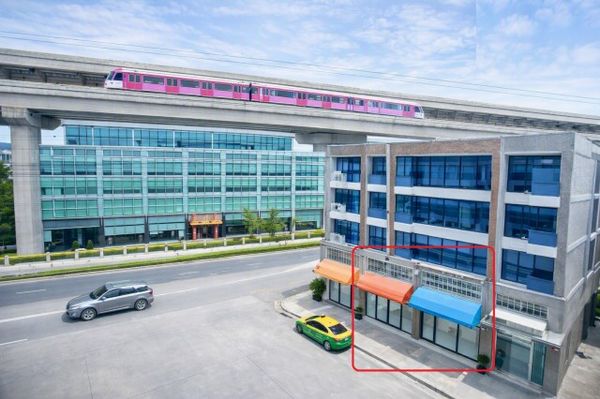 MRT Rajabhat Phranakhon 999m. Commercial building for rent 1st floor Harrow International School 6