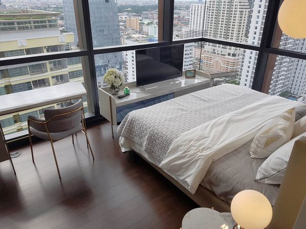 For sale: The line ratchathewi, 27th floor, north side, corner room, 2 bedrooms, 2 bathrooms, size 80.31 sq m.