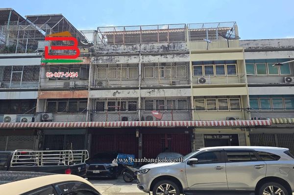 Commercial building, 2 units, 4 floors, Boondit Building (near Saphan Khao Market), area 27.7 sq m., Khlong Mahanak Subdistrict. Pom Prap Sattru Phai District