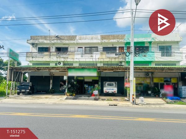 Commercial building for sale, Suan Dok Mai Subdistrict, Saraburi, good location, next to the main road.