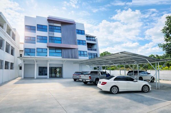 ที่ดิน 1ไร่ 600ตร.ม. ที่จอดรถส่วนตัว 30 คัน วิภาวดีรังสิต 15-21 จตุจักร สำนักงาน เซ็นทรัลลาดพร้าว อาคาร4ชั้น มีลิฟต์โดยสาร 200ตร.ว.