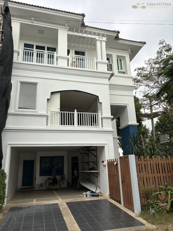 ให้เช่าบ้าน 3 ชั้น โครงการ Dhewara – ซอยนาจอมเทียน 14