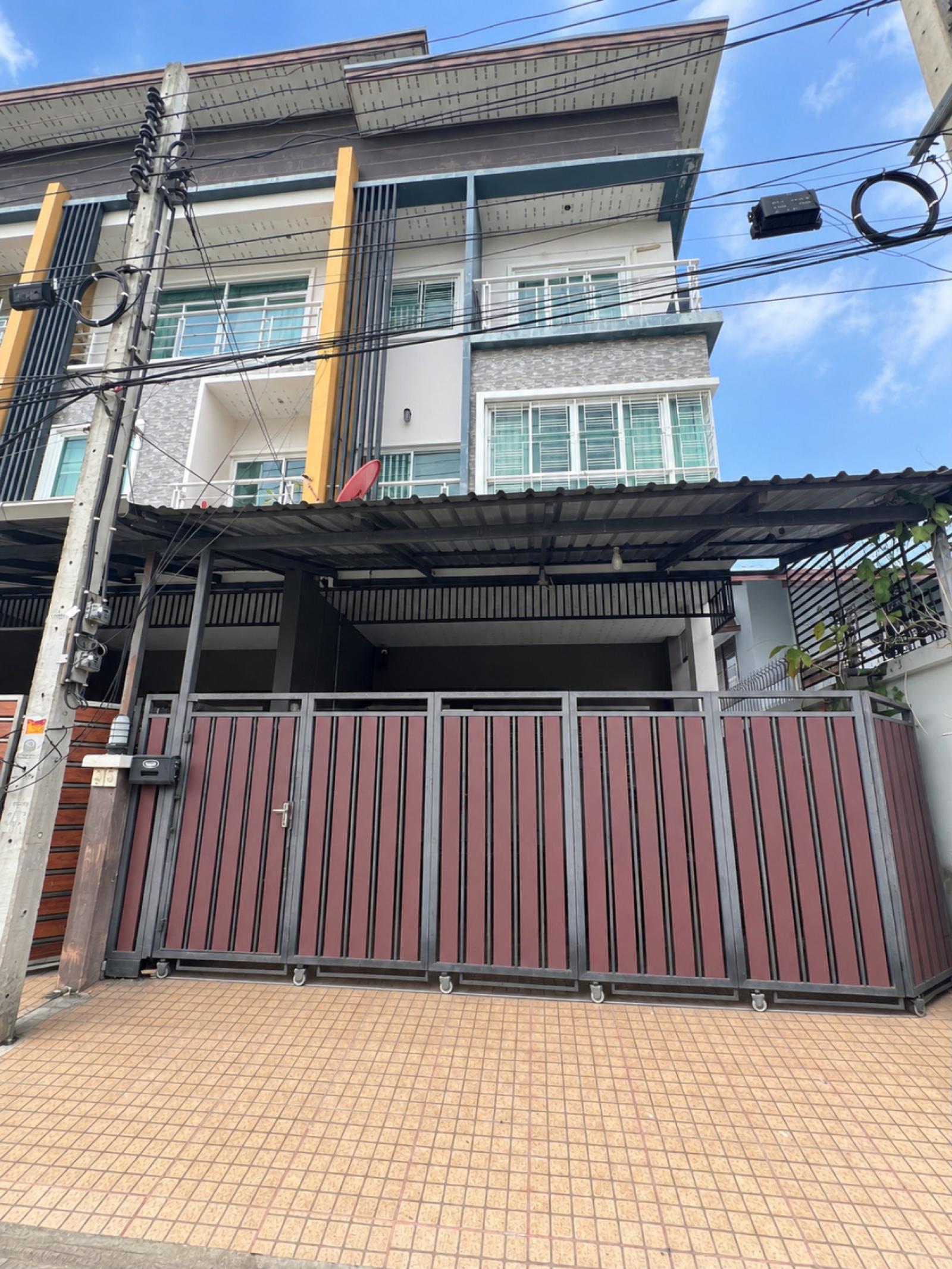 ขายทาวน์โฮม 3 ชั้น ซอยพหลโยธิน 35 ใกล้ bts รัชโยธิน ห้องมุม ลาดยาว เขต จตุจักร กรุงเทพ CX-175394