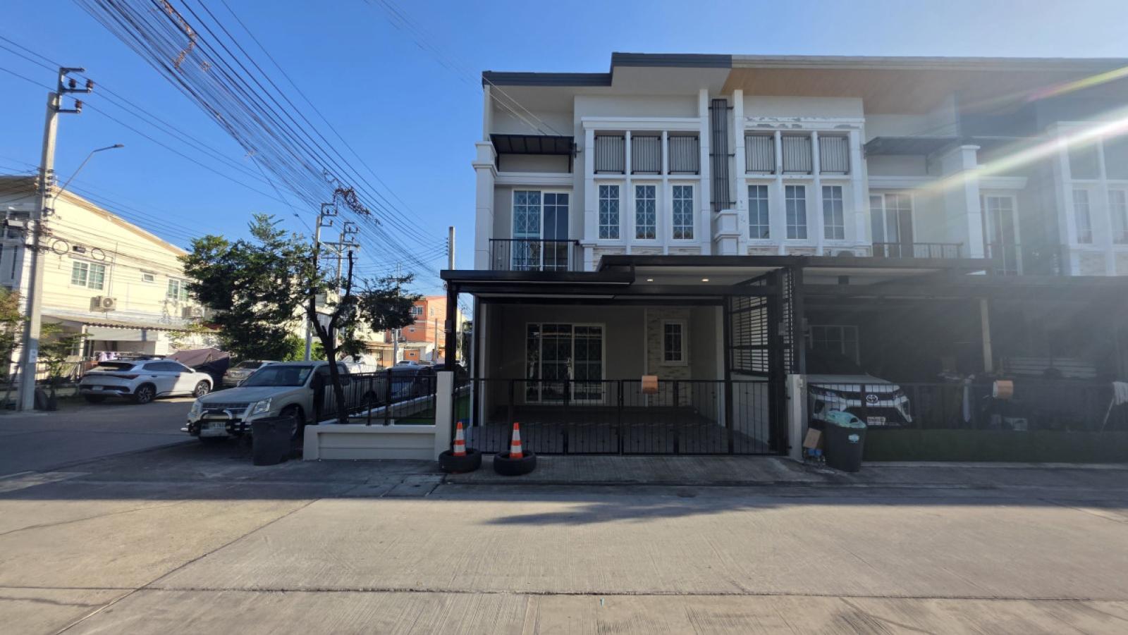 For Sale Townhouse/Townhome  , Golden City Pinklao - Charansanitwong , corner unit , Bang Kruai , Bang Kruai , Nonthaburi , CX-174954