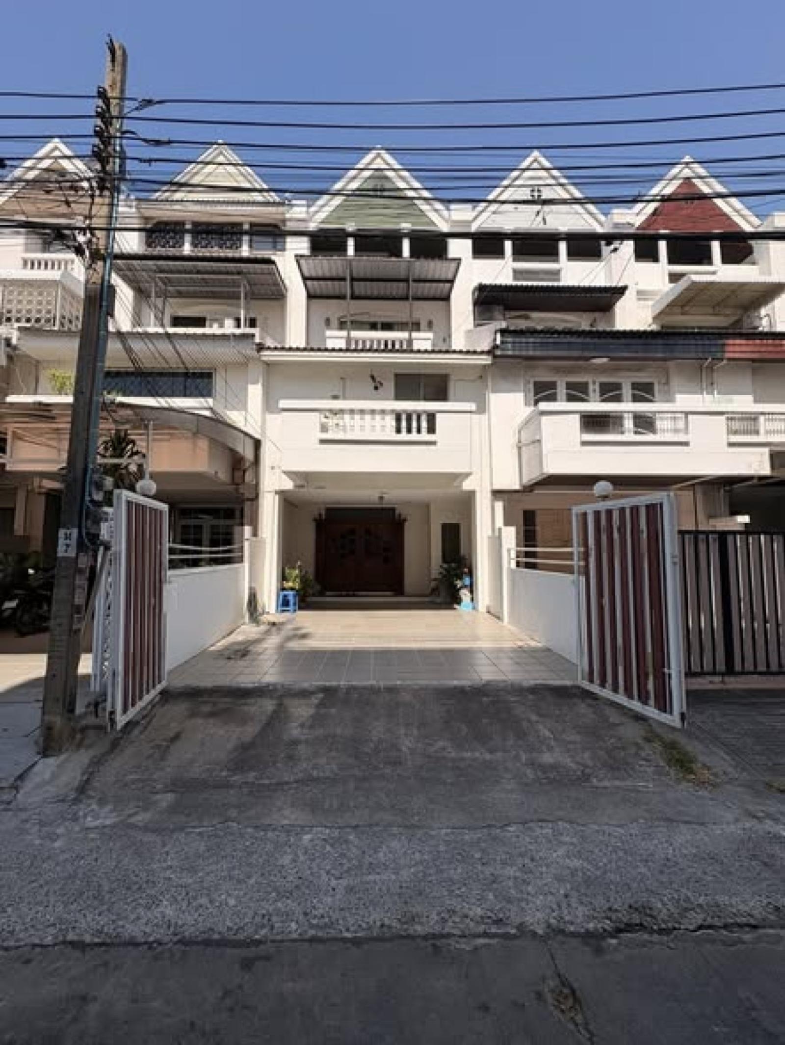 For Sale 4-story townhouse/home office for sale in Chatuchak, 35 square meters. , Chatuchak , Lat Yao , Bangkok , CX-174596 For Sale 4-story townhouse/home office for sale in Chatuchak, 35 square meters. , Chatuchak , Lat Yao , Bangkok , CX-174596