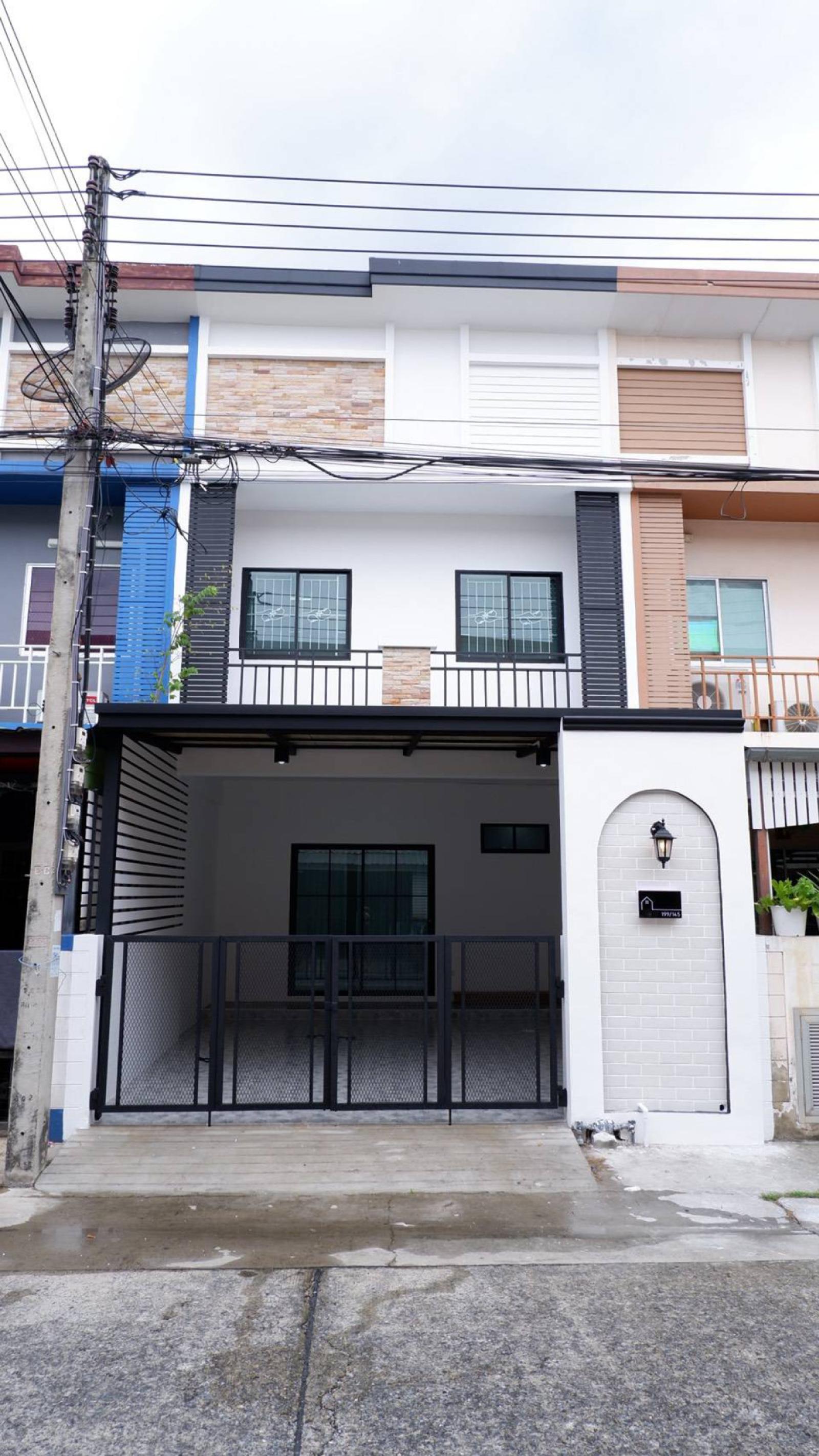 For Sale Townhouse/Townhome  , The First Home Wongwaen - Lamlukka , Khu Khot , Lam Luk Ka , Pathum Thani , CX-174073