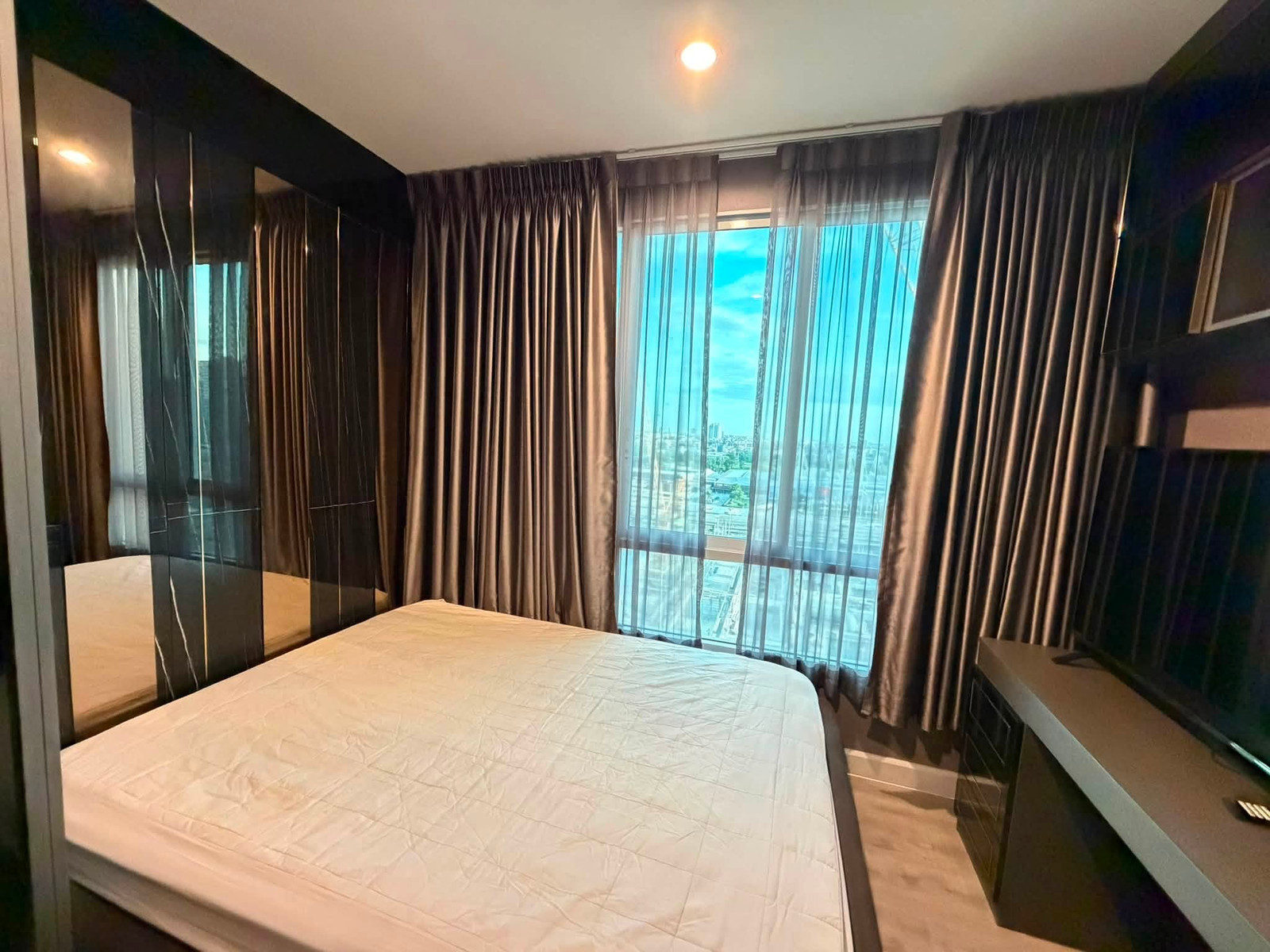ให้เช่า The Sky Sukhumvit  ชั้น 18 อาคาร C