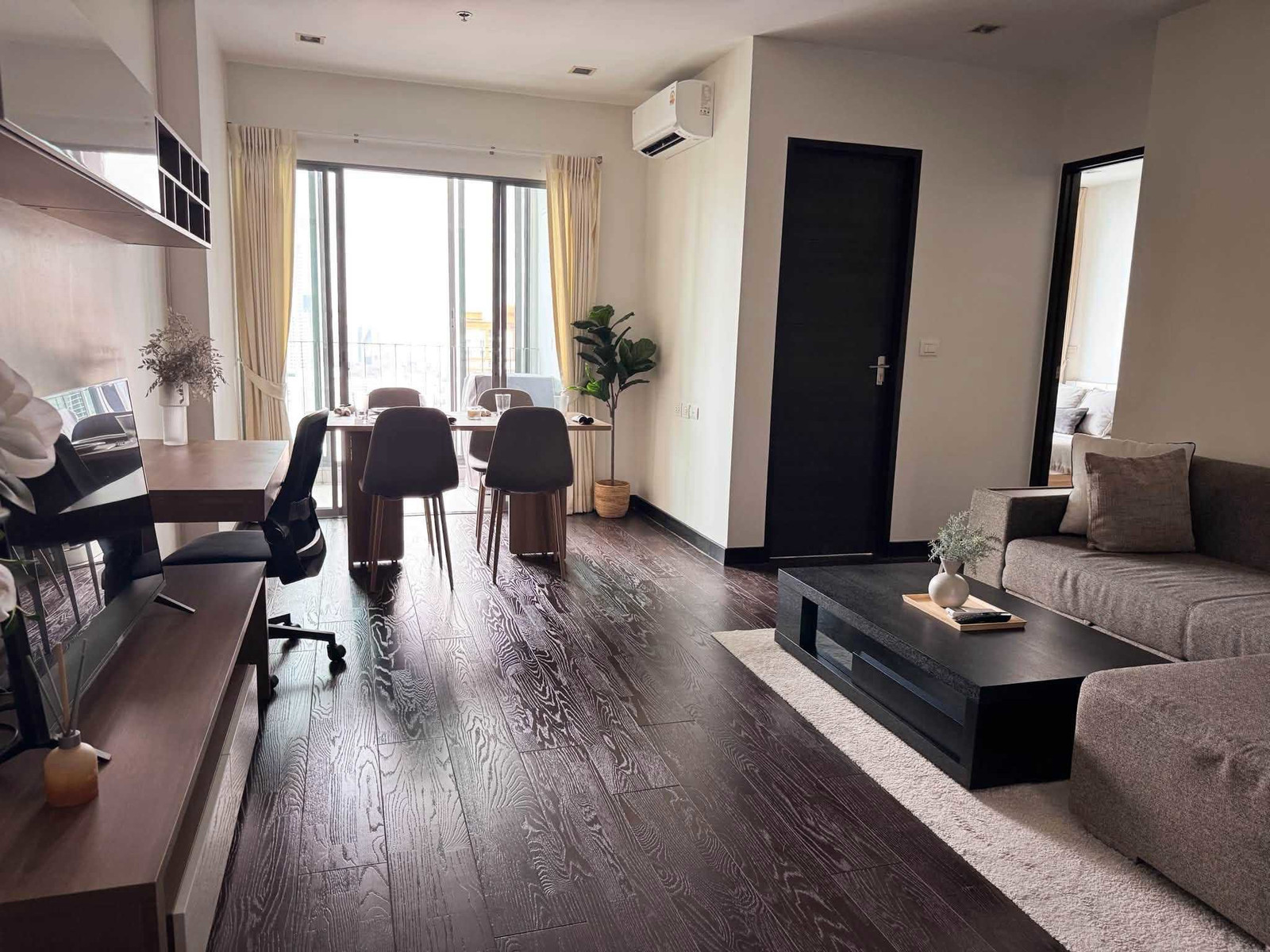 Ideo Q Phyathai For Rent