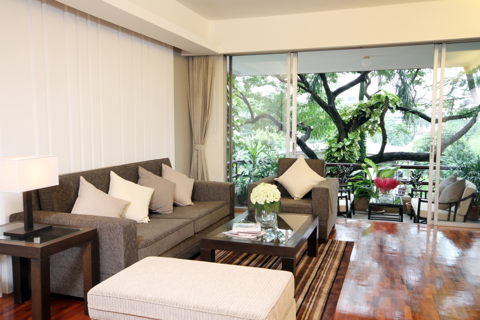 ✨ Spacious 2-Bedroom with High Ceiling | Big Balcony I size 166 sq.m. I 67K I 🚶♀️ Only 100 m. from Nana BTS ✨ Spacious 2-Bedroom with High Ceiling | Big Balcony I size 166 sq.m. I 67K I 🚶♀️ Only 100 m. from Nana BTS