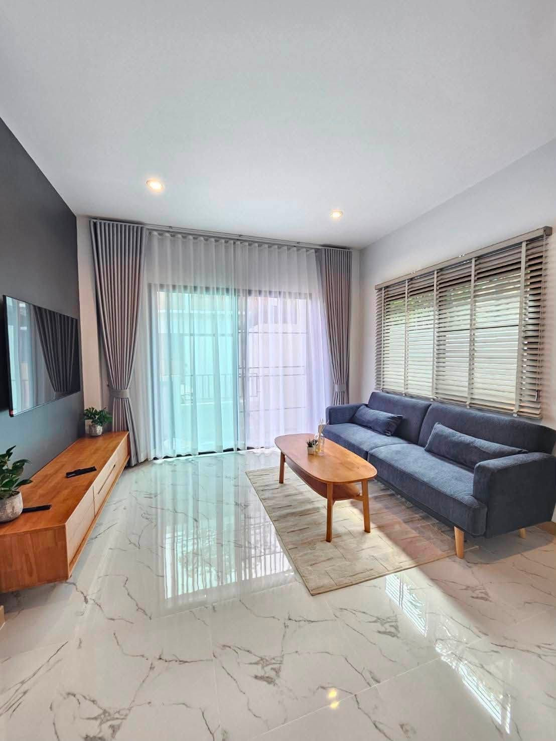 บ้านสร้างใหม่ เฟอร์นิเจอร์ครบ พร้อมเข้าอยู่ สไตล์โมเดิร์น โซนน้ำไม่ท่วม ใกล้กาดฝรั่งหางดง 500 เมตร – รูปที่ 3