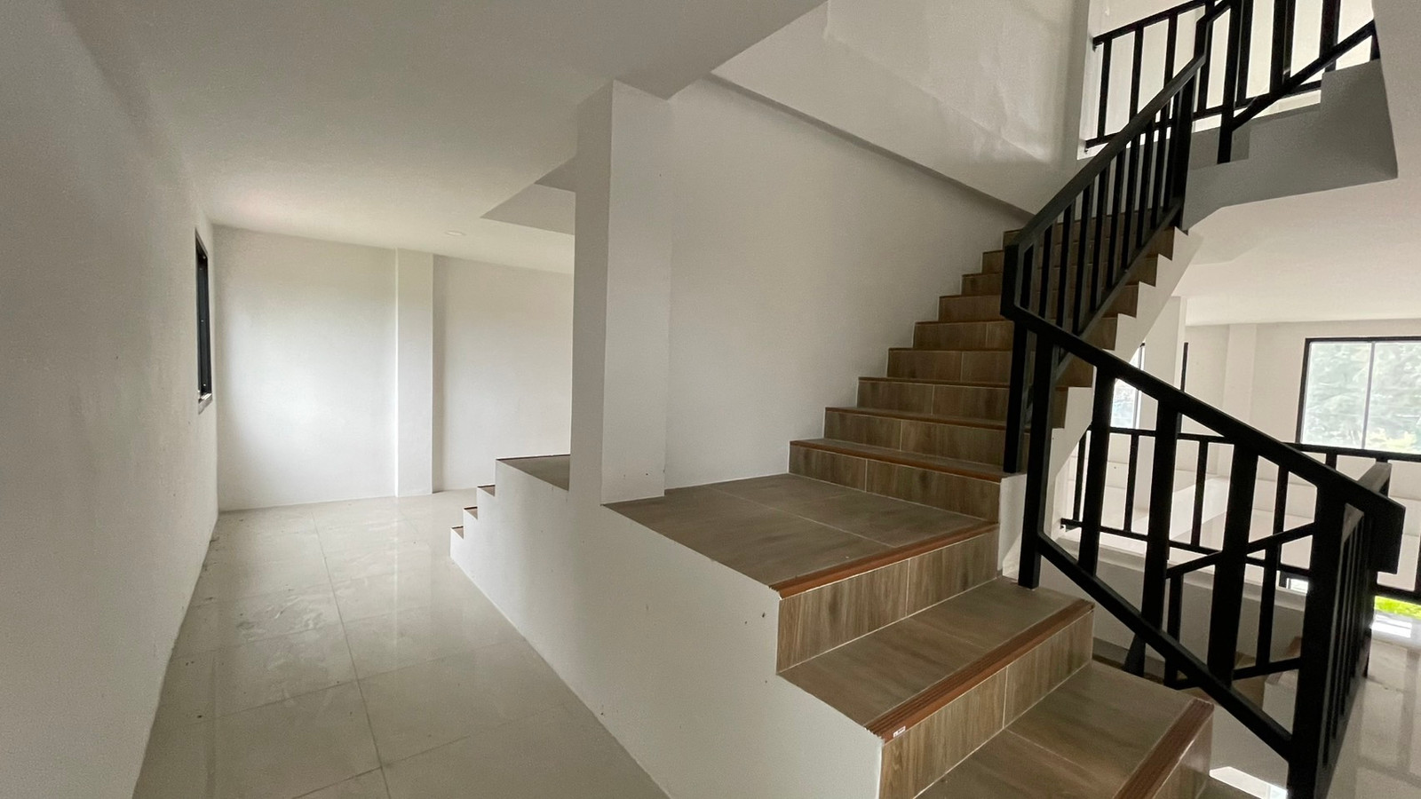 The  posted himself, accepting agents, 3 and a half story double building for rent, 4 bedrooms, 6 bathrooms, ground floor already in tandem, Chonburi, Pong. – รูปที่ 4